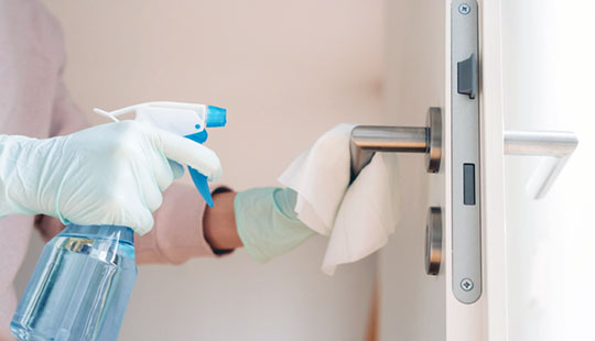 نحوه تمیز کردن دستگیره‌های ساختمانی