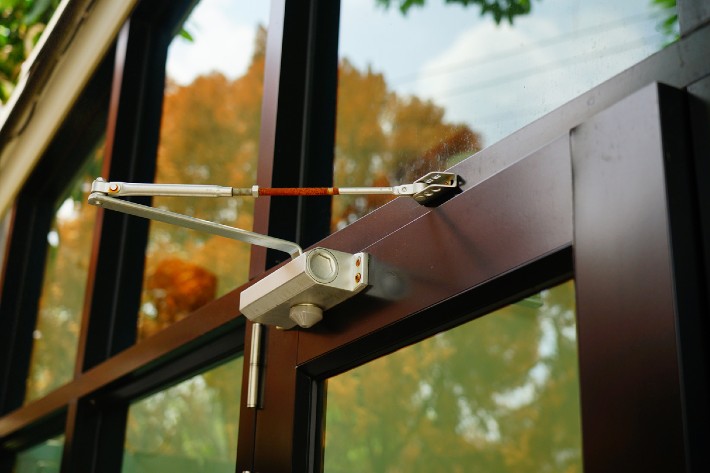 نحوه تعویض روغن آرام بند به چه صورت است؟