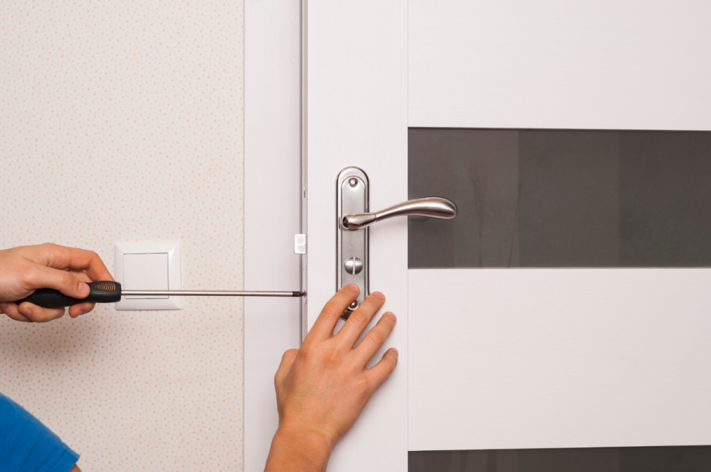 تعمیر دستگیره درب شل شده و لق شده