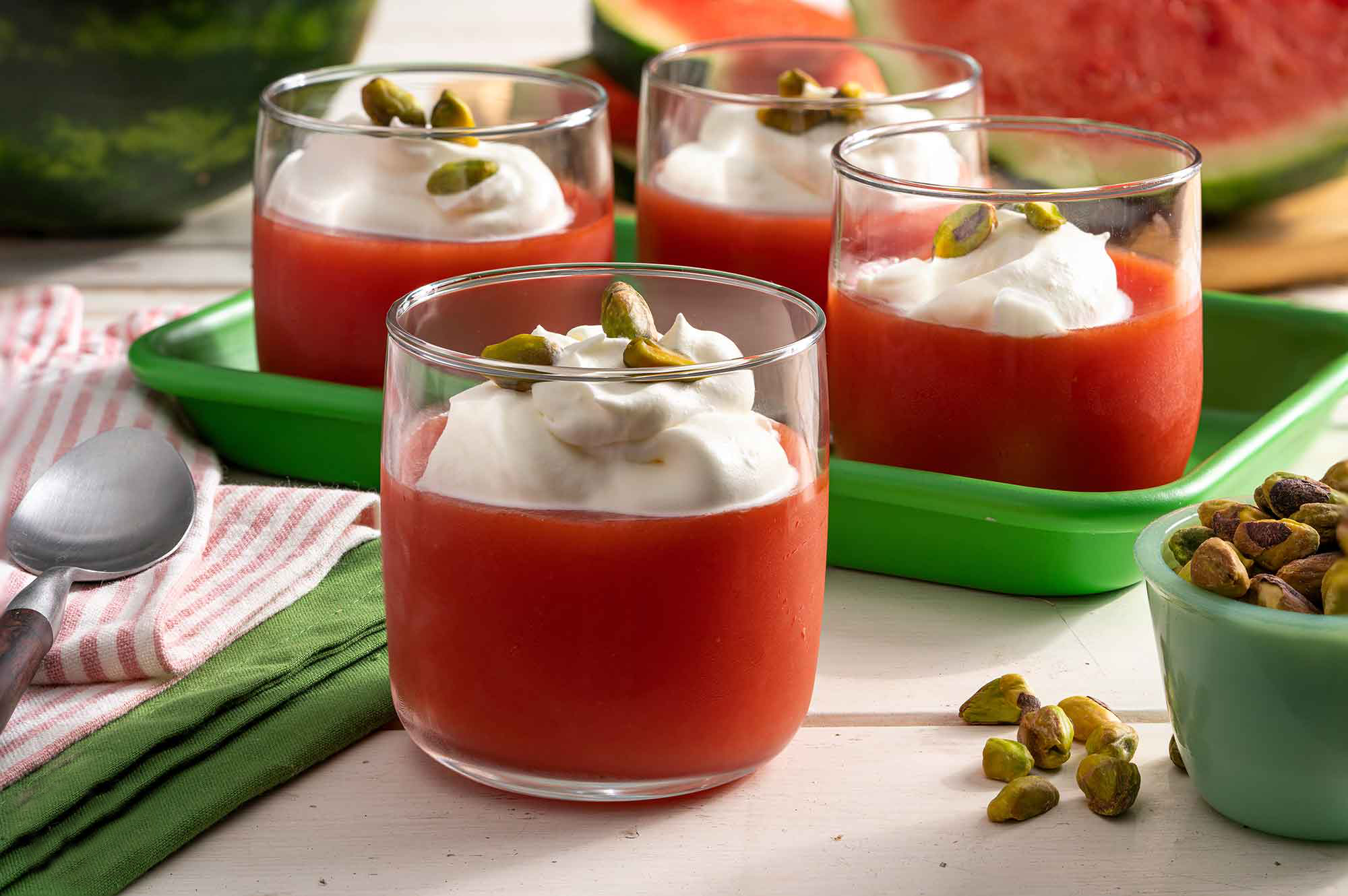 طرز تهیه دسر تابستانی پودینگ هندوانه