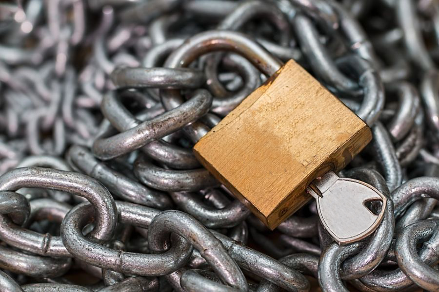 دلایل باز نشدن قفل آویز چیست؟ بررسی نحوه تعمیر قفل آویز