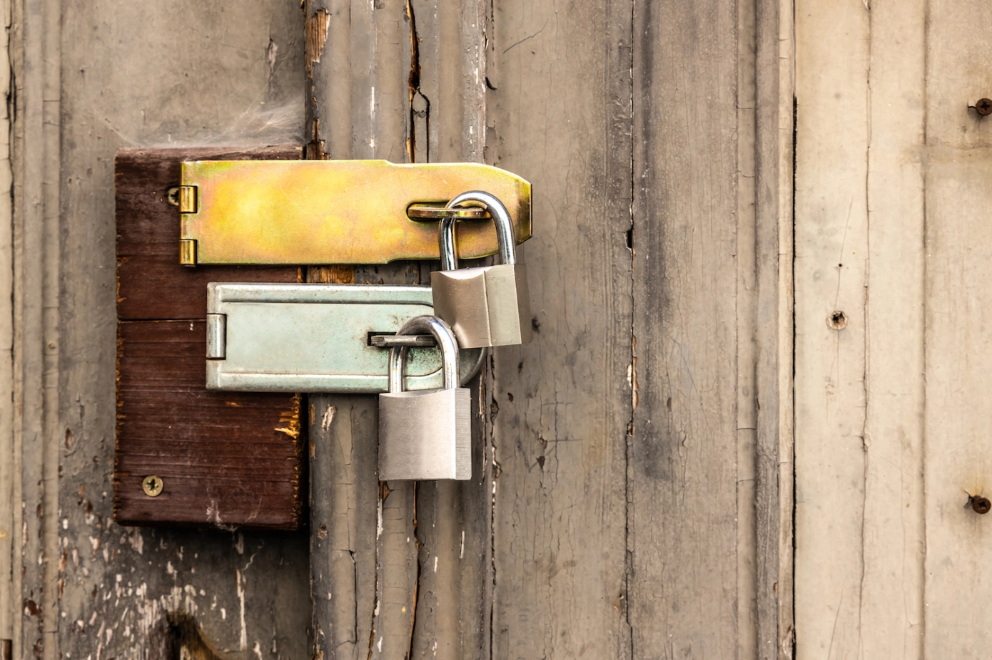 چگونه قفل کتابی را در مواقع اضطراری باز کنیم ؟