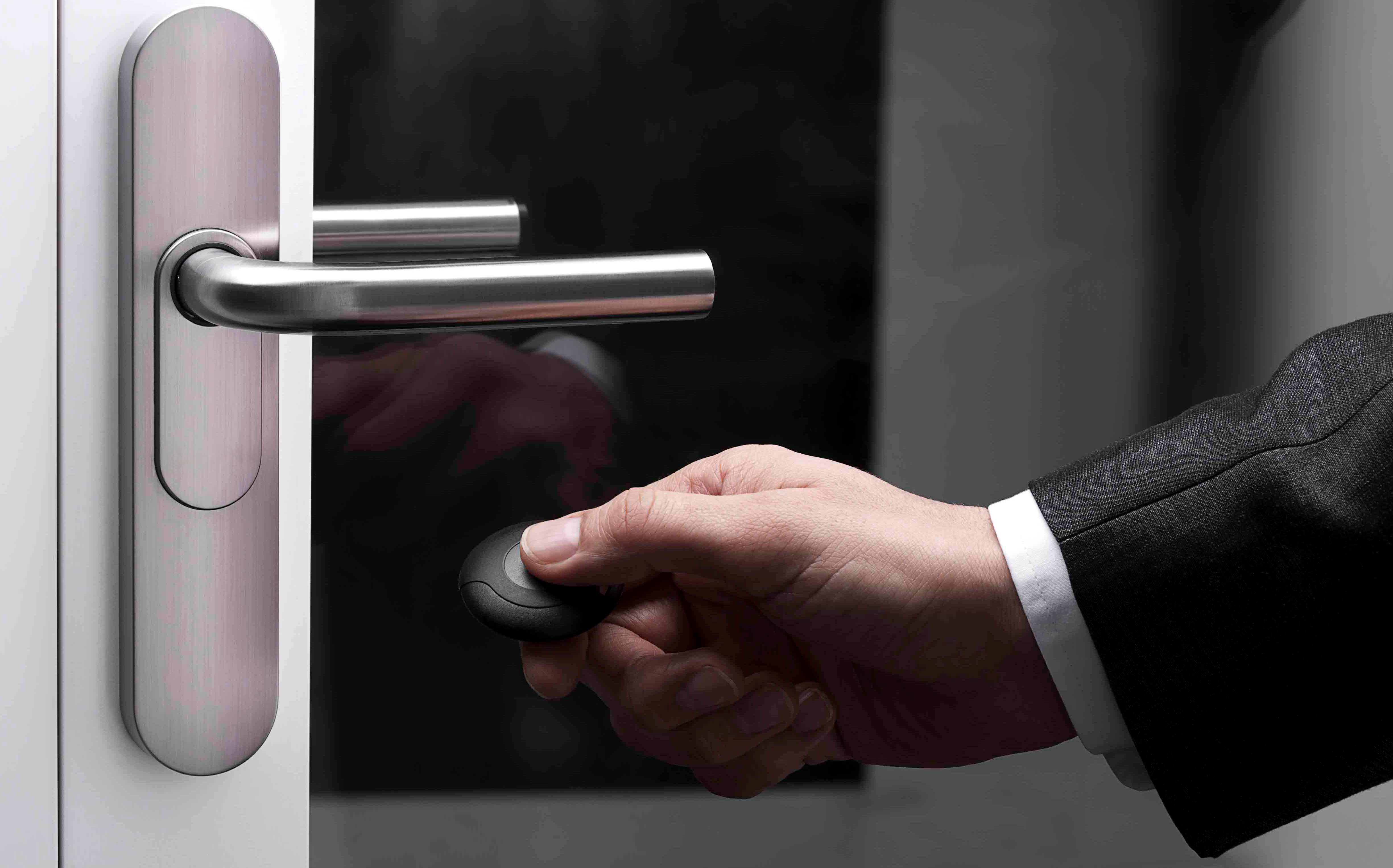 مزایای استفاده از دستگیره دیجیتال برای بانک‌ها