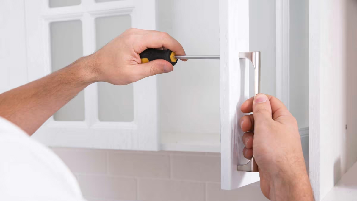 نحوه نصب دستگیره کابینت دوپیچ و مخفی